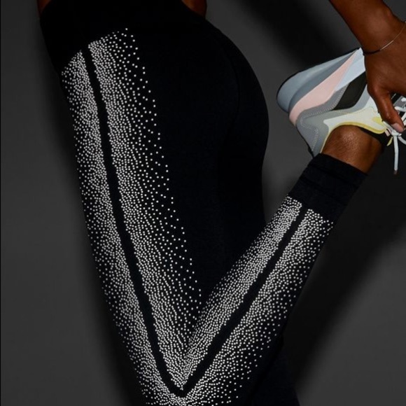 SET Fabletics Sport Oaklyn bra & sculpt leggings - Picture 4 of 11